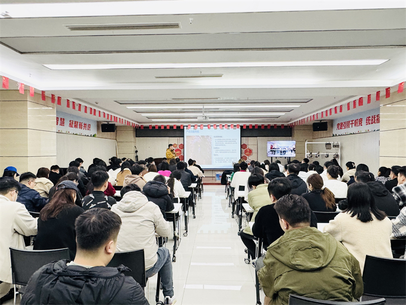 華礦集團(tuán)新一批榮獲“國(guó)家礦用產(chǎn)品安全標(biāo)志證書(shū)”產(chǎn)品舉行宣講發(fā)布會(huì)